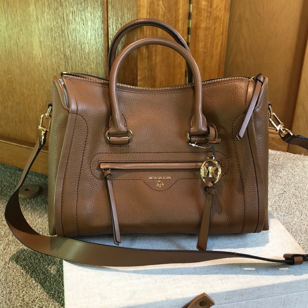 NWT Michael Kors brown leather satchel Carine
Crossbody